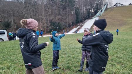 Skakalke in skakalci uspešni že na prvi tekmi (1)